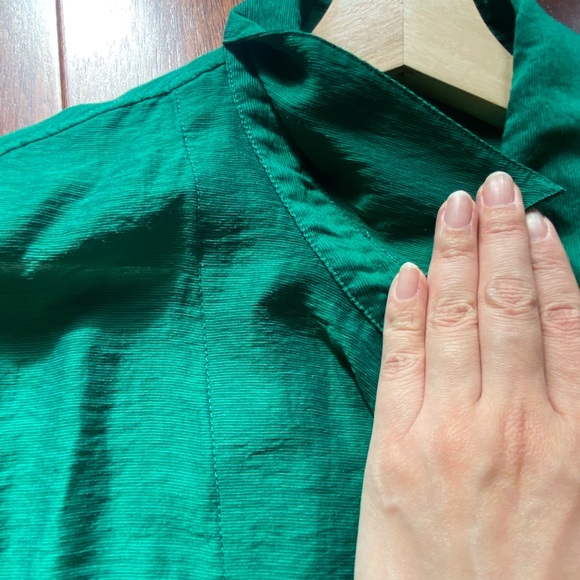 Button down shirt, tried on only once,Material: 43% TENCEL,35% HEMPL ,22% NYLON - Picture 9 of 10